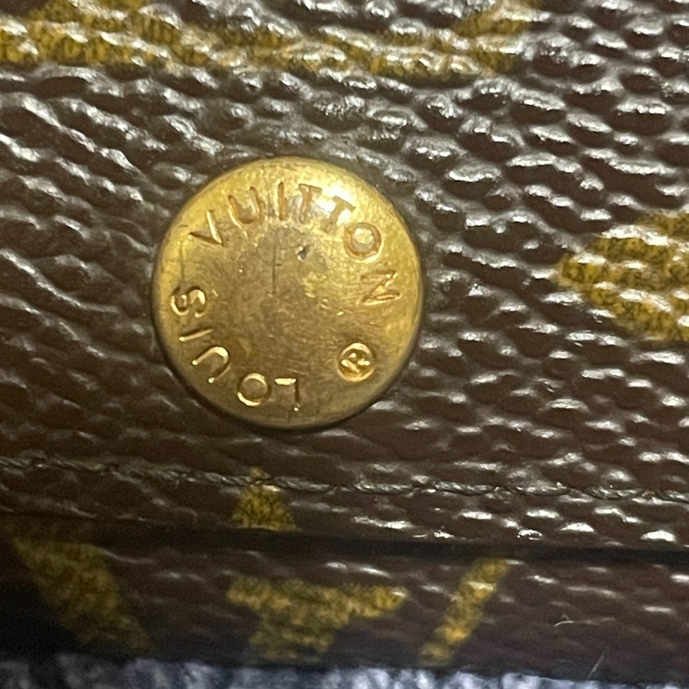 Louis Vuitton Monogram Key Holder - Picture 2 of 10
